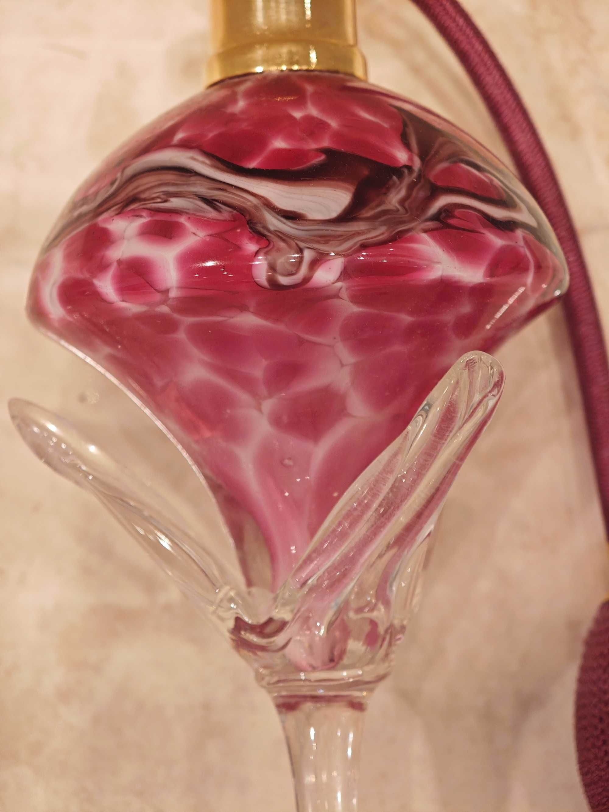 Antyczna butelka wys 22 cm do perfum z atomizerem Kwiat firmy Murano