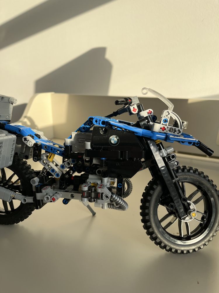 LEGO Technic BMW R1200 GS 42063