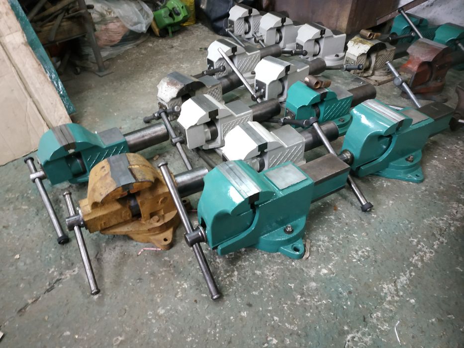 Тиски тіски лещата СССР Гайка. слюсарні станочні