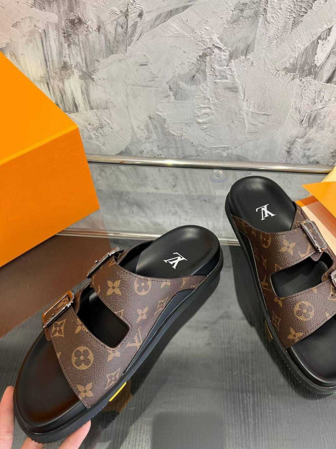 Louis Vuitton Buty, sandaly klapki, skora  od reki nowe