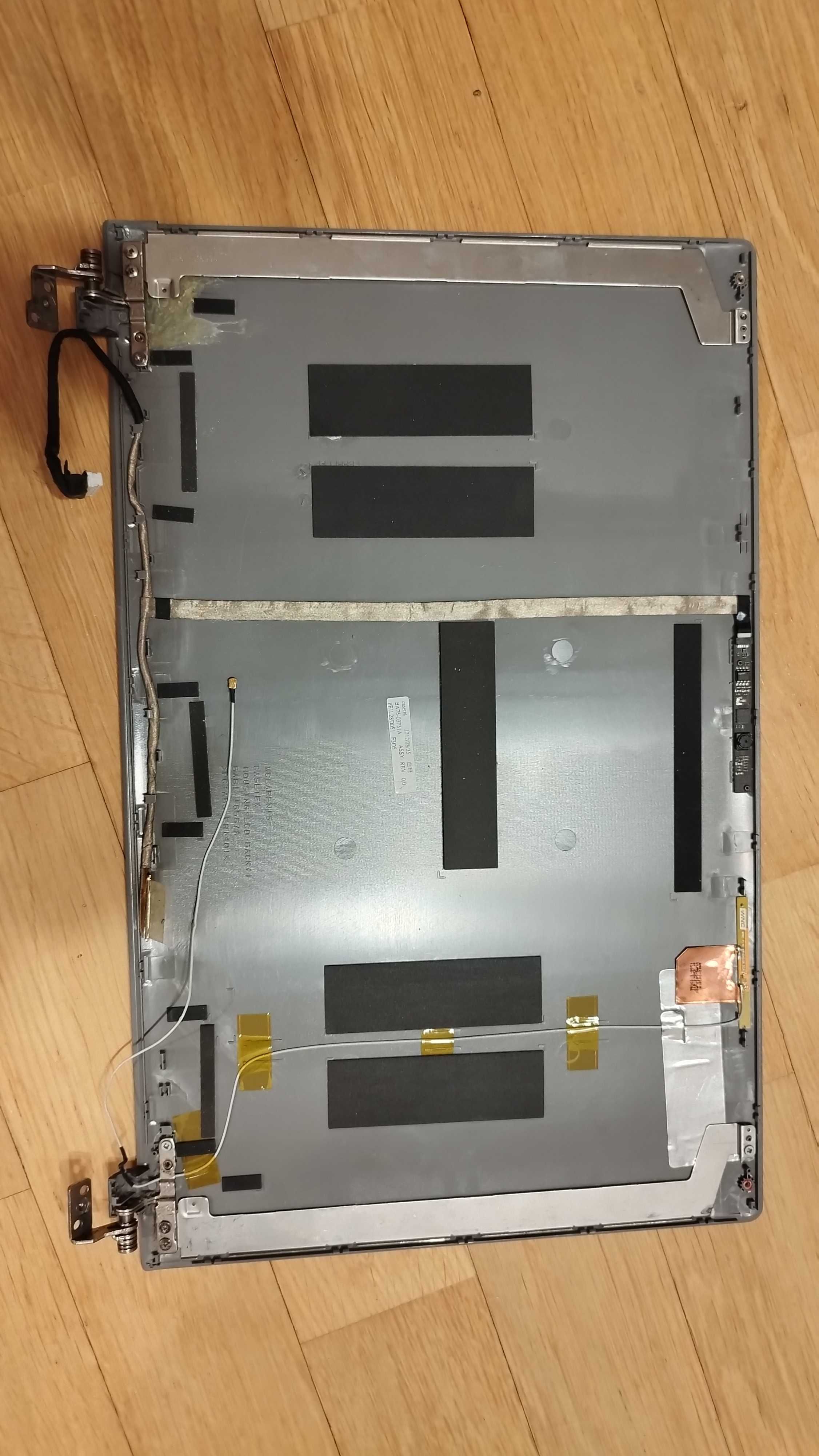 Do klapy matrycy Samsung NP550- części zawiasy,prowadnice BA61_01699A