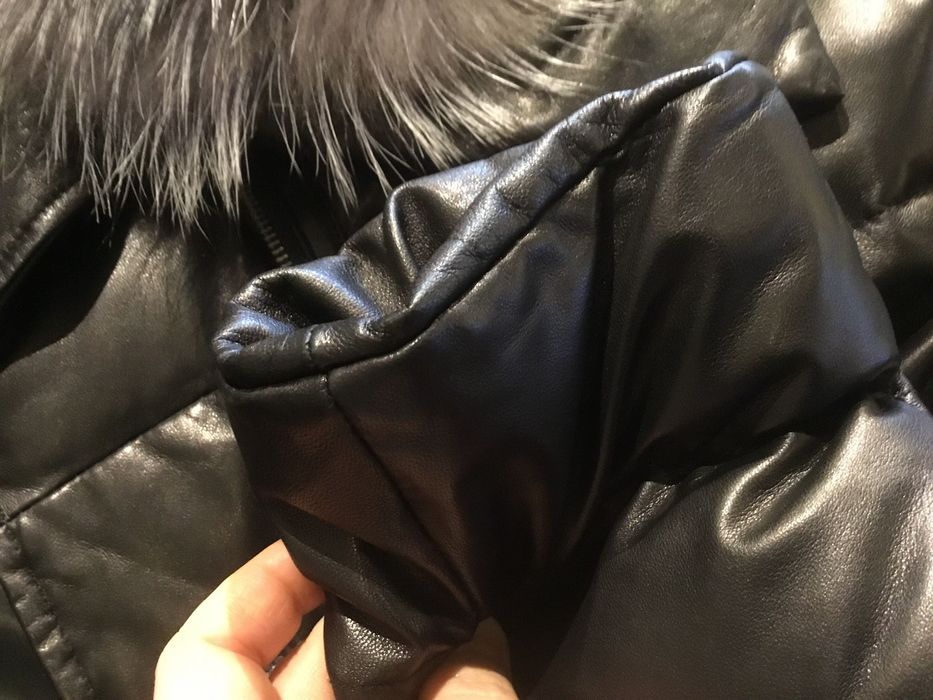 Женский кожаный пуховик