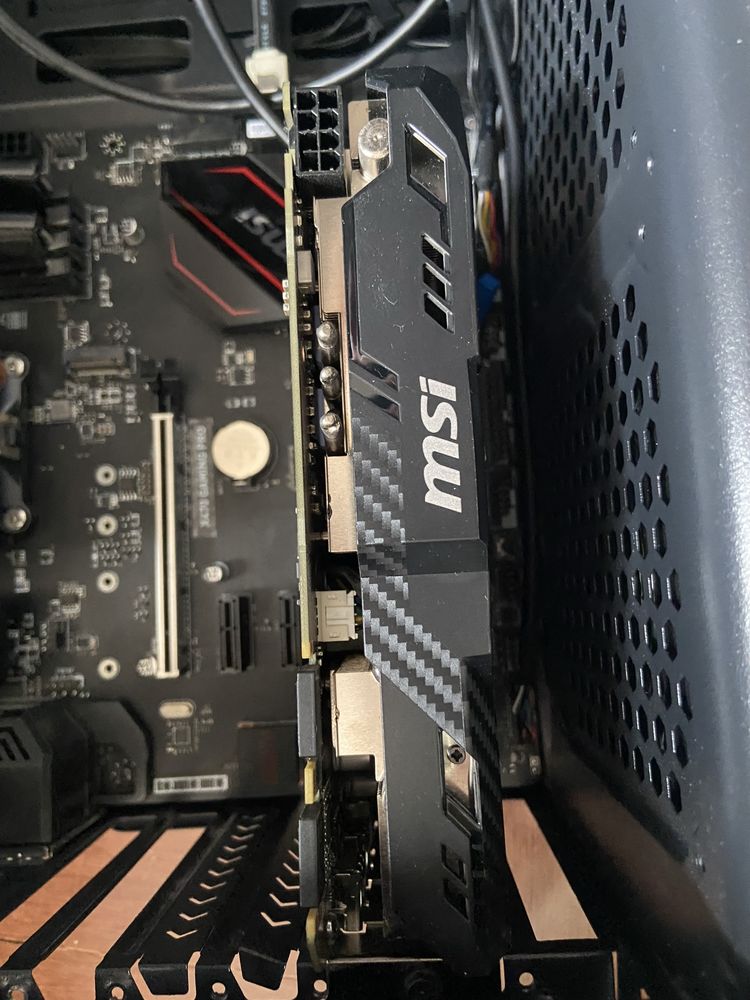 Computador Gaming Ryzen 7 2700-X / 16GB RAM DDR-4 / GTX 1070