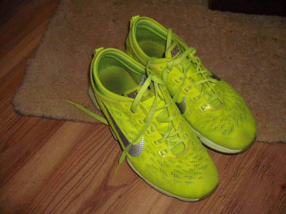 neonowe Nike Zoom