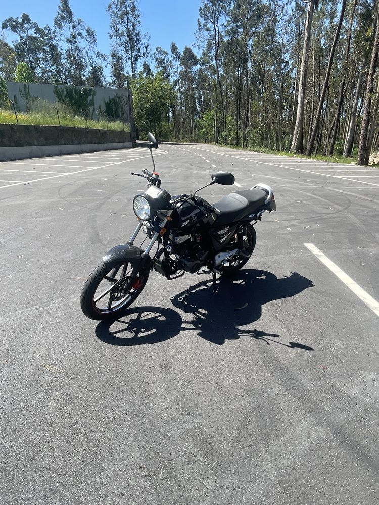Vendo keeway rkv , ler descriçao