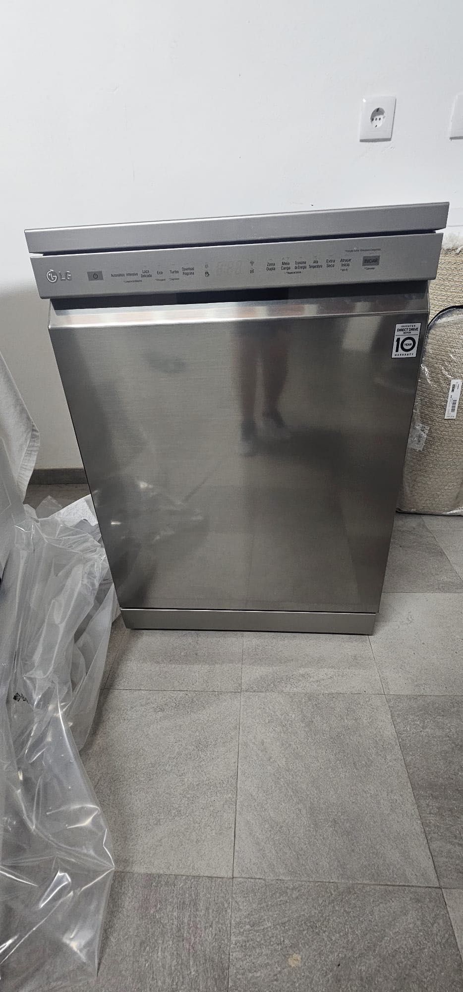 Vendo máquina semi nova LG