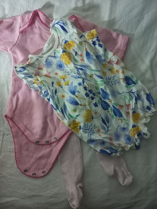 Віддам пакет одягу для дівчинки 0-3міс