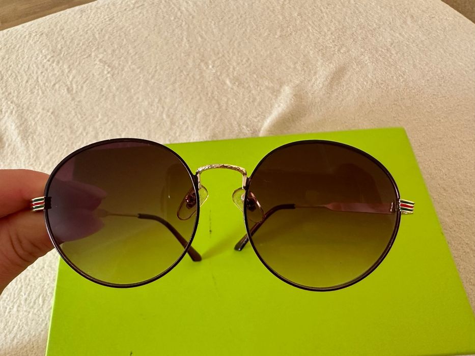 Солнцезащитные очки, сонцезахисні окуляри