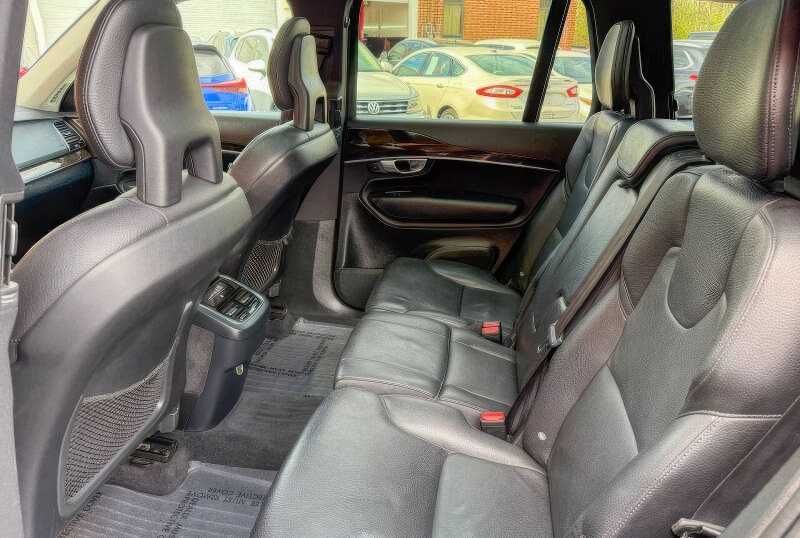 2018 Volvo XC90 T6 Momentum