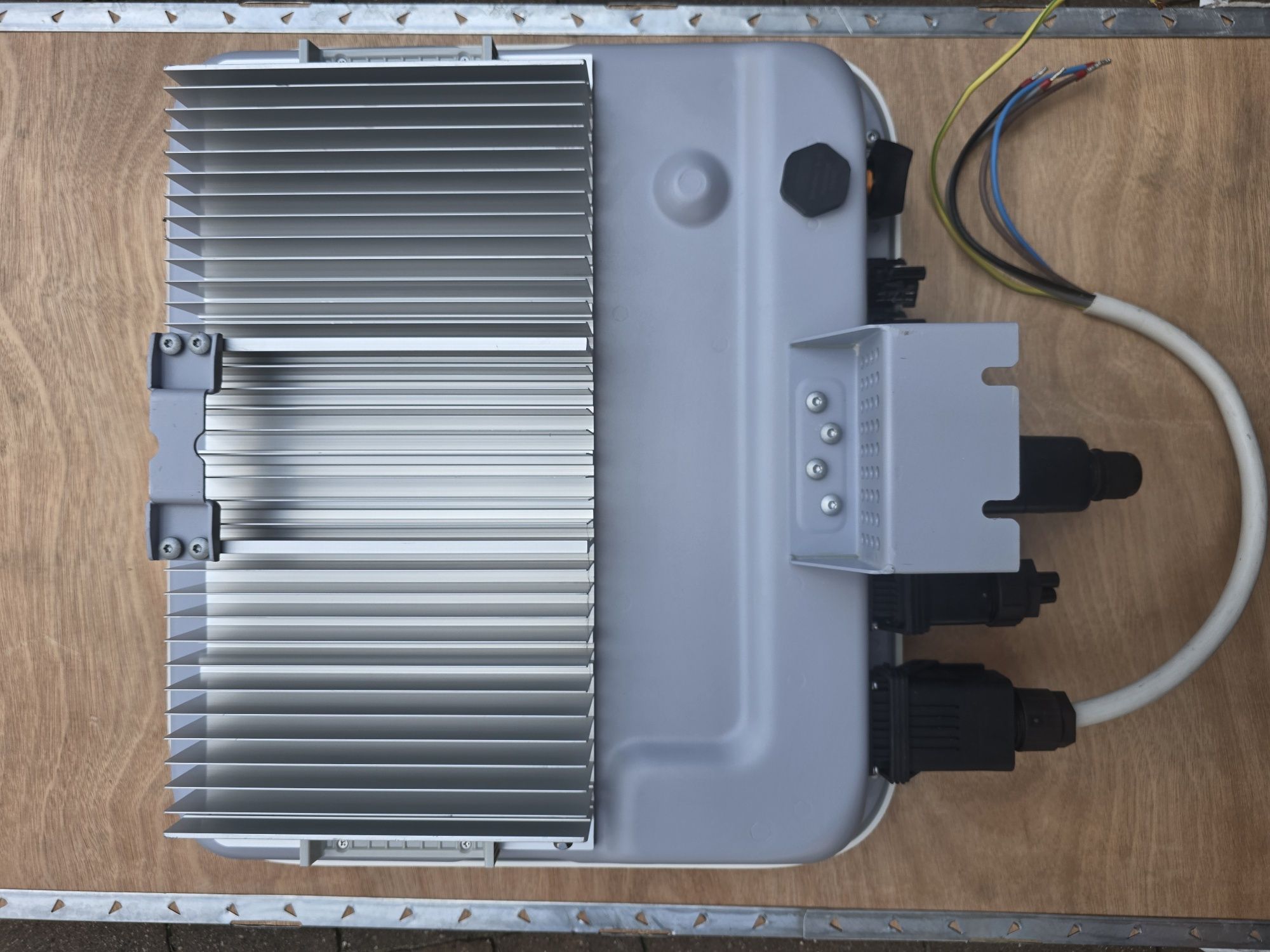 Falownik Inwerter Hybrydowy Huawei SUN2000-4KTL-M1 + Smart Dongle