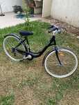 Bicicleta preta BTWIN