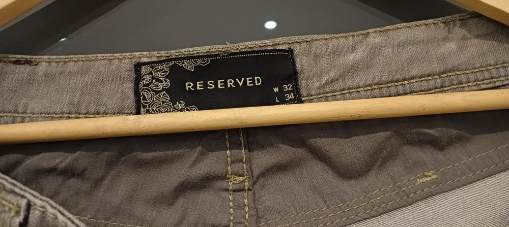 Spodnie jeansowe Reserved