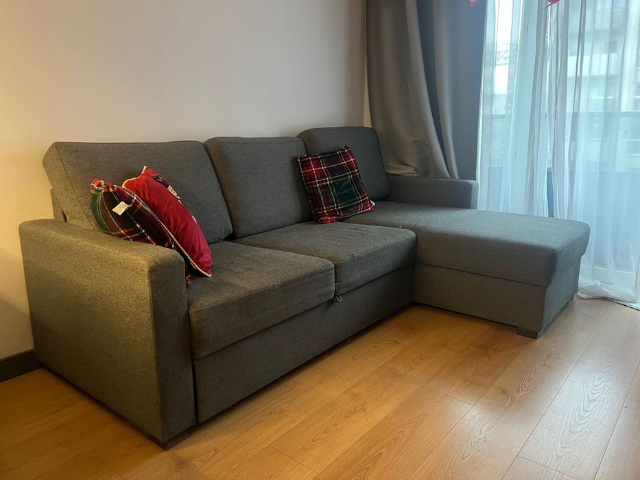 Szary narożnik rozkładany