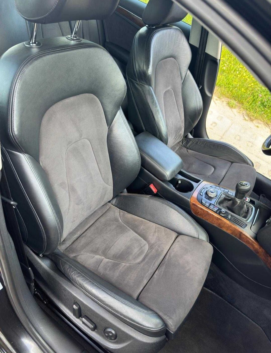 Audi a4b8 2.0tdi s-line mod 2011 NAVI

BIXenon Led