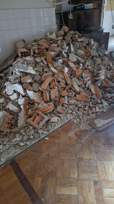 Demolição e retirada de entulho