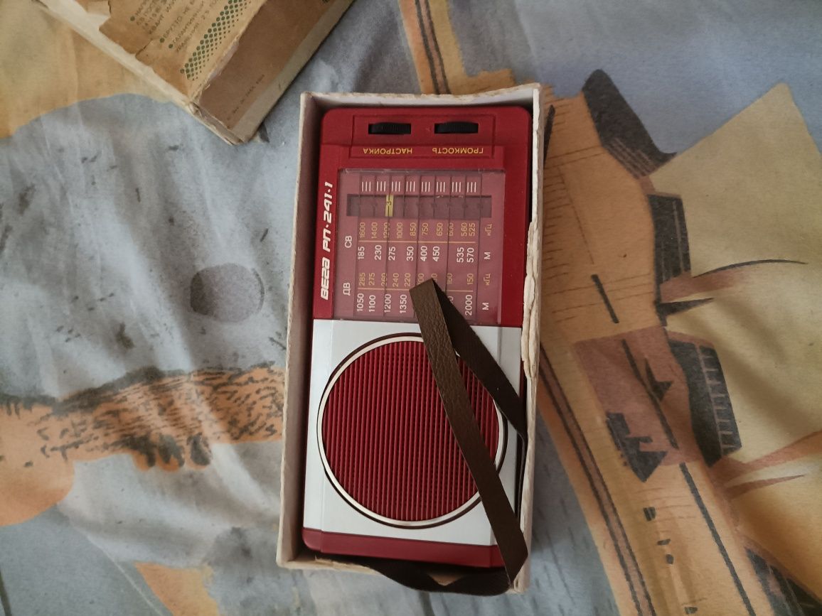 Radzieckie radio tranzystorowe z okresu PRL-u.