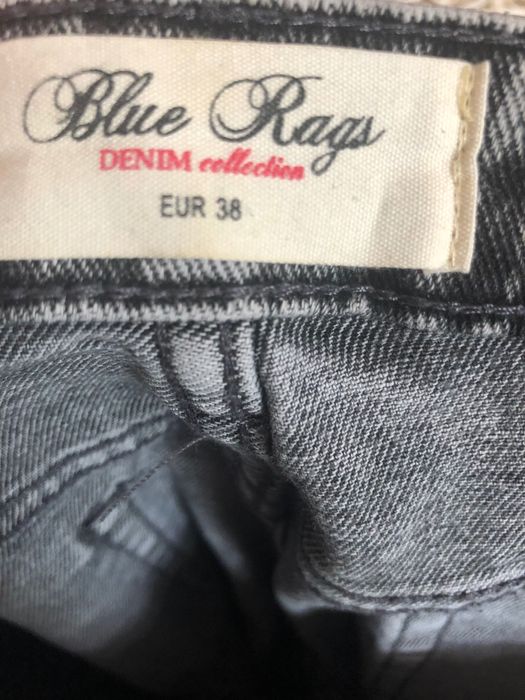 Spodnie dżinsowe z przetarciami