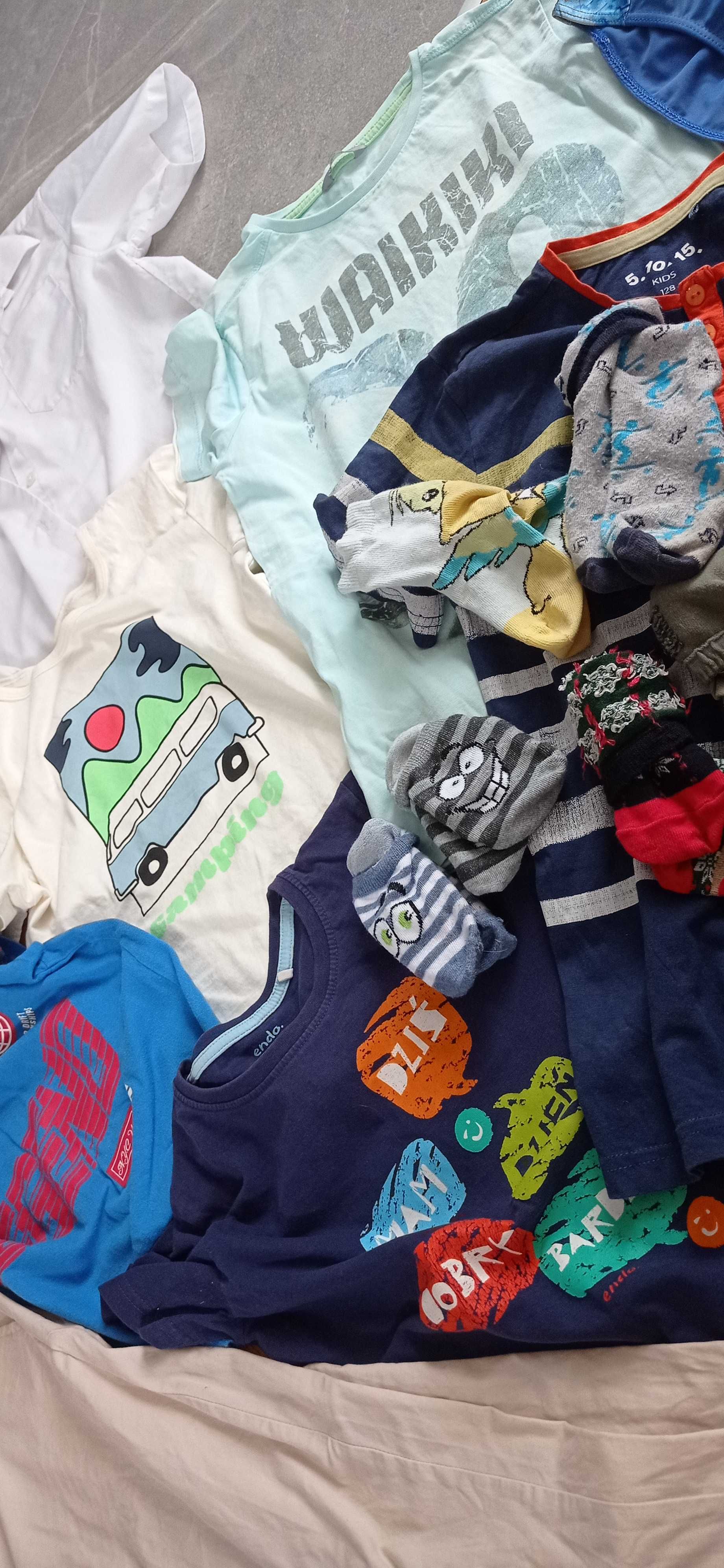 Ubrania chłopięce 128/134cm. Gratis kapcie szkolne rozm.32