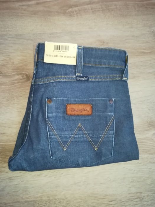 Sprzedam damskie spodnie WRANGLER LIA rozm. 28/32. Okazja !!!