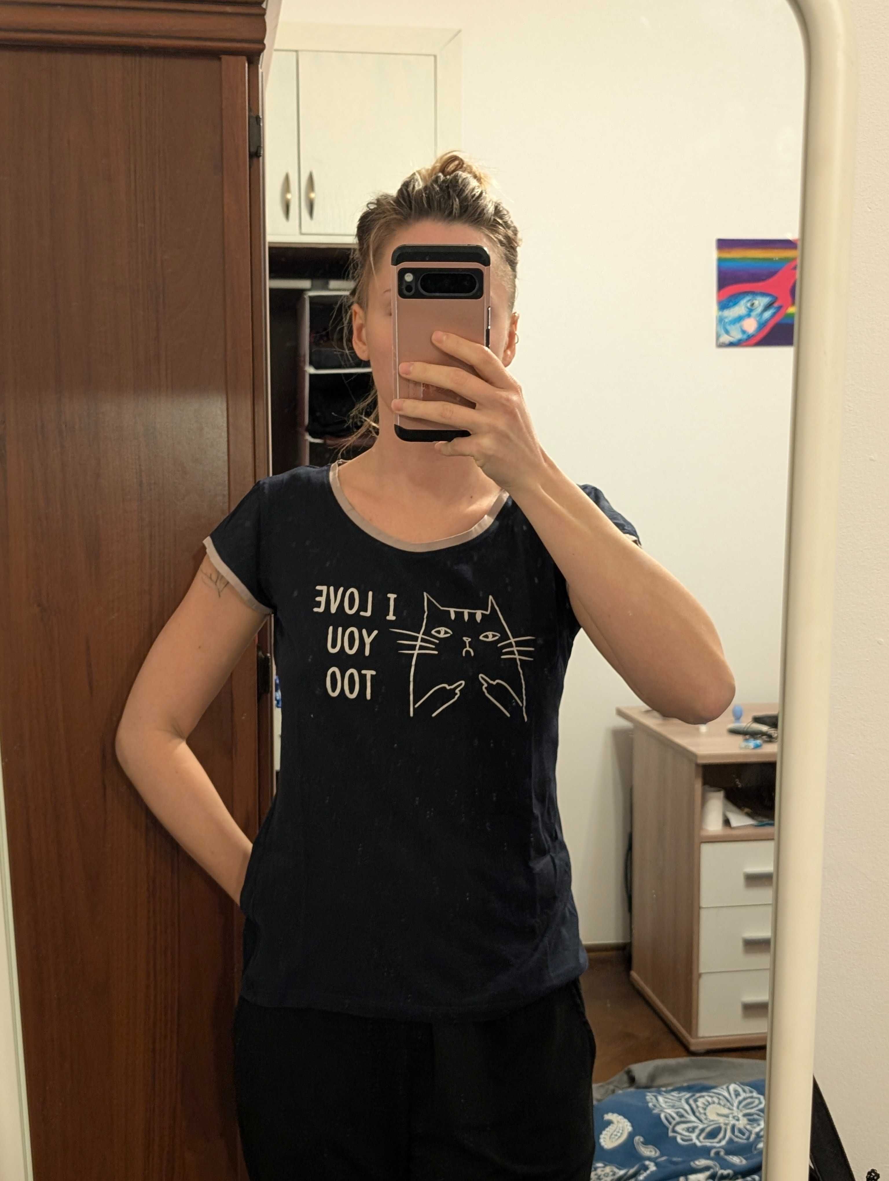 Tshirt z kotem środkowy palec