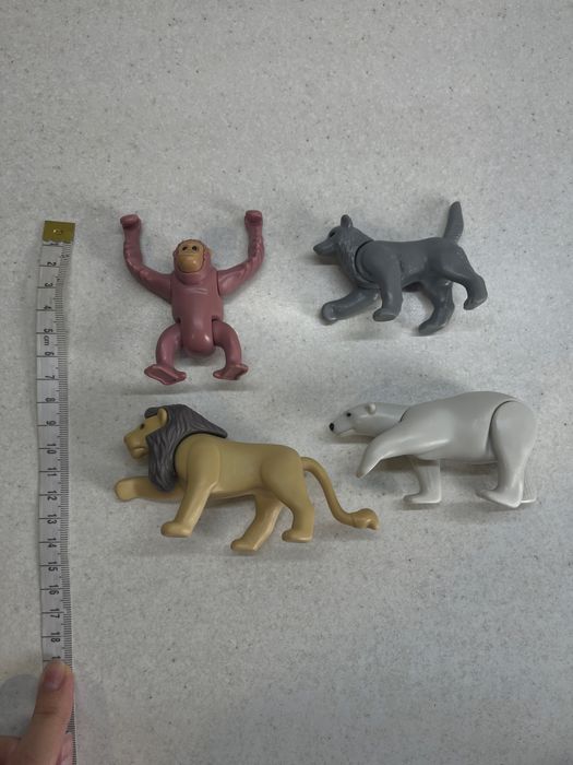 Фігурки Макдональдс Mcdonald’s Посіпаки Миньоны Динозаври Тварини