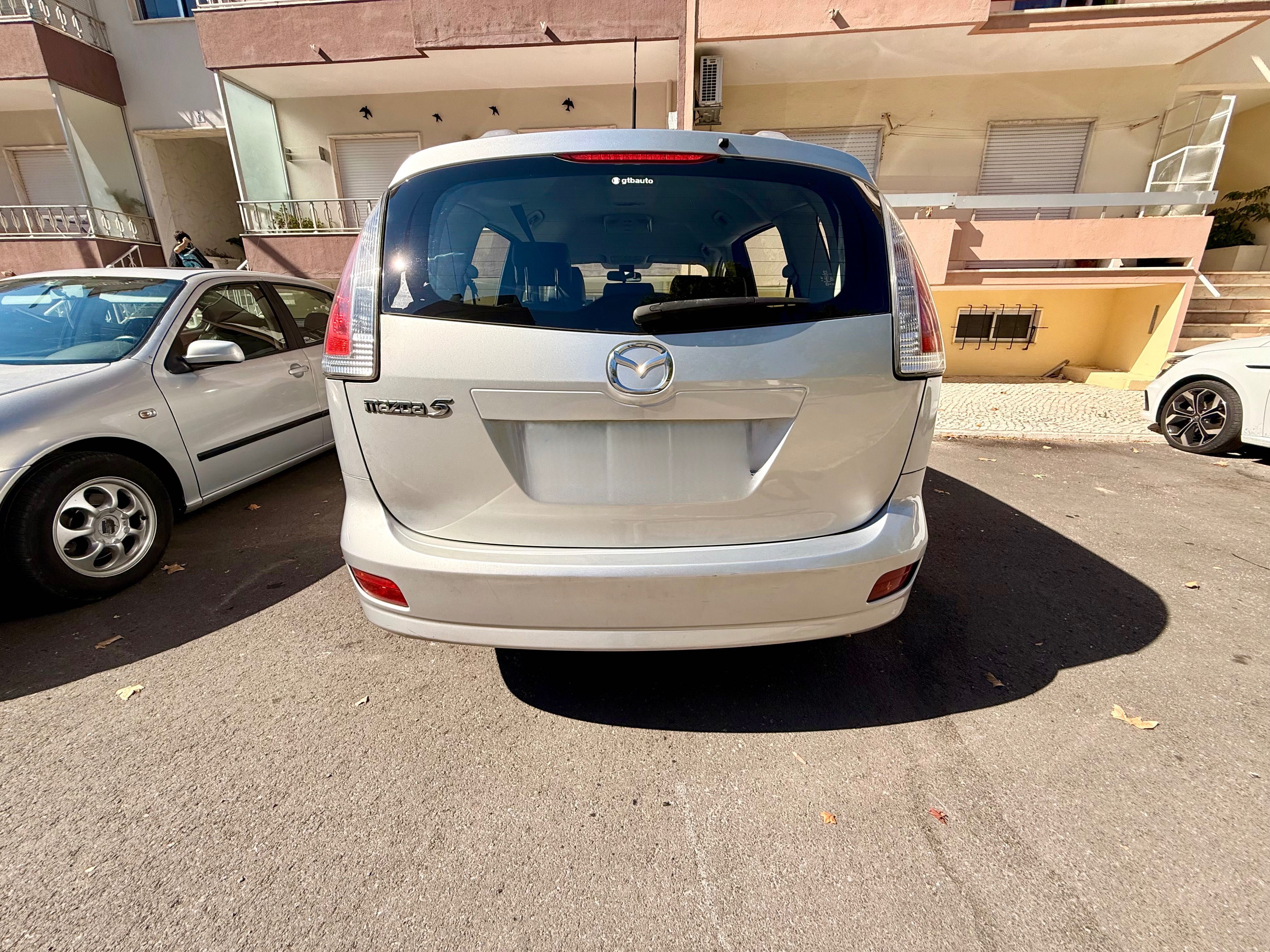 Mazda 5 - 2010 - 7 lugares
