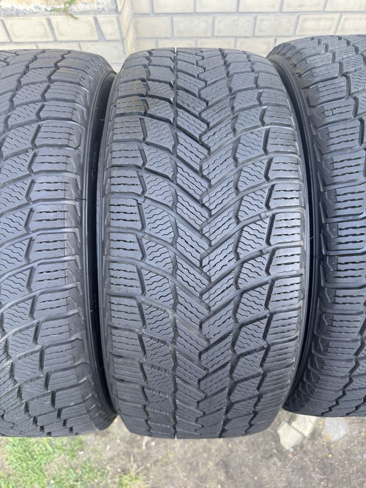 Шини michelin зимові 235 45 18 x-ice snow , пробіг 3т км