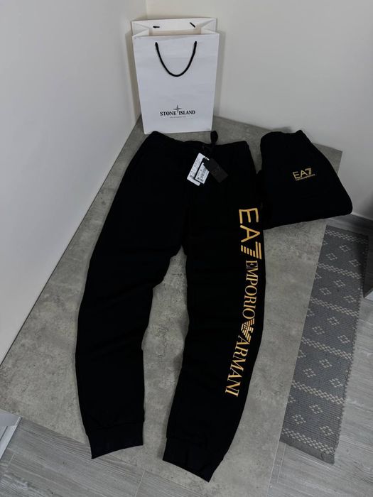 Штани EA7 з великим логотипом