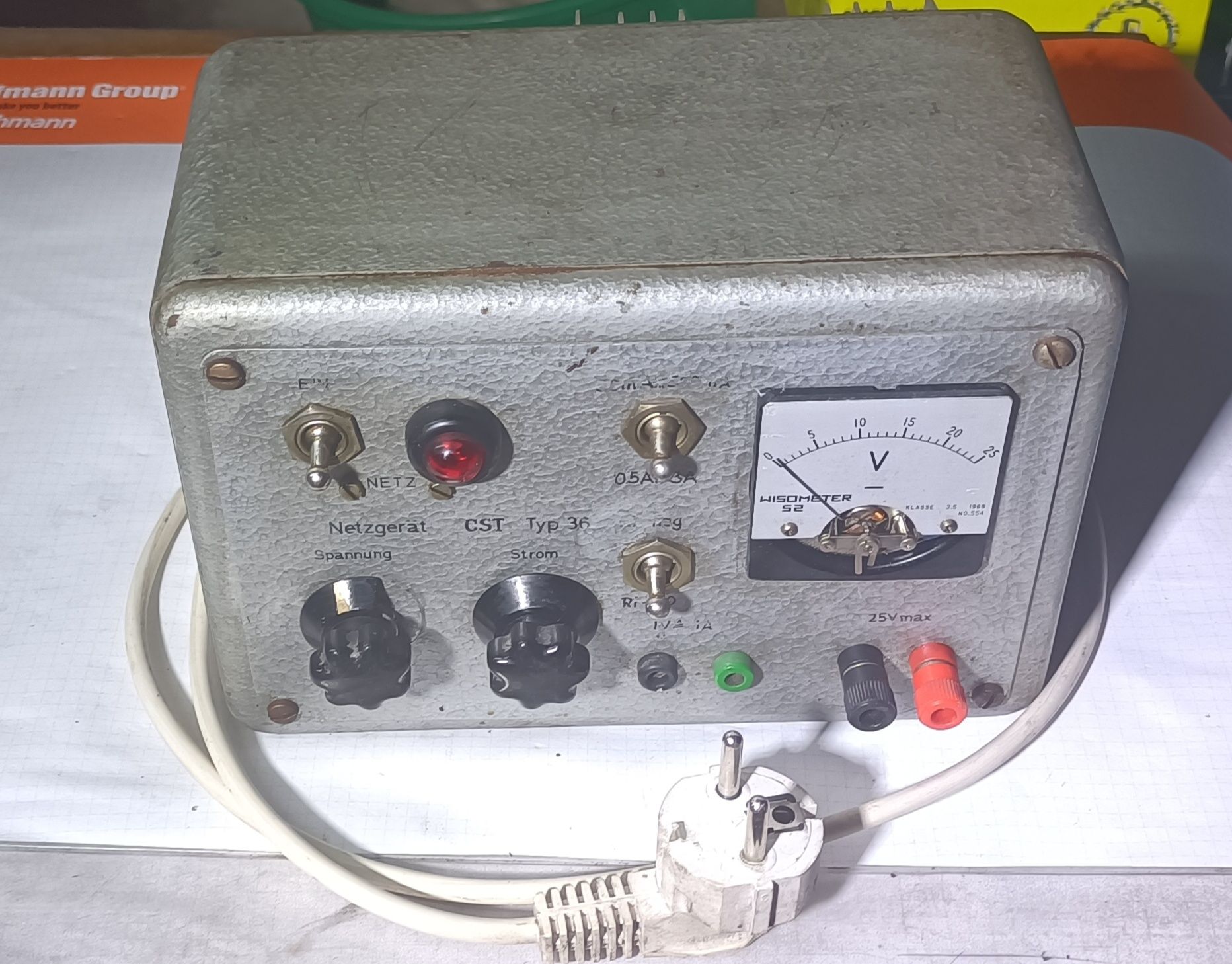 Netzgerät CST Typ 36 3A 25V zasilacz laboratoryjny

Typ 36

Spannung