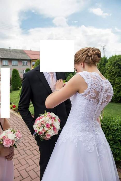 Biała suknia ślubna