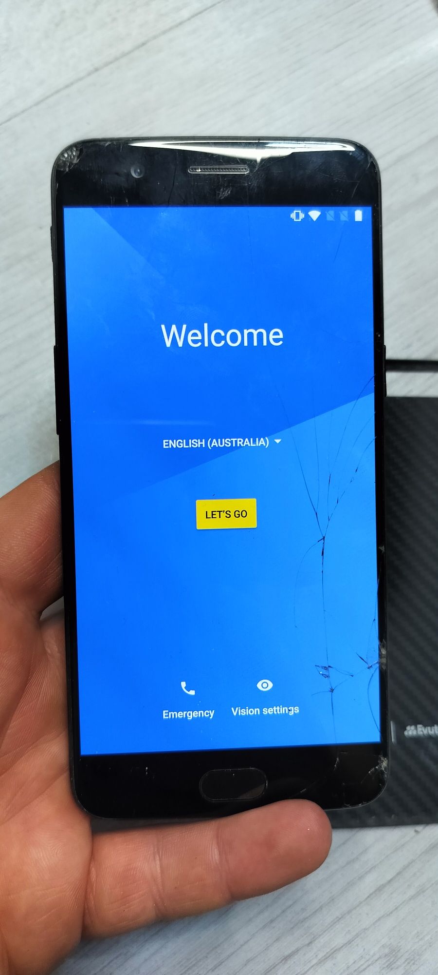 OnePlus 5 A5000 без зарядки