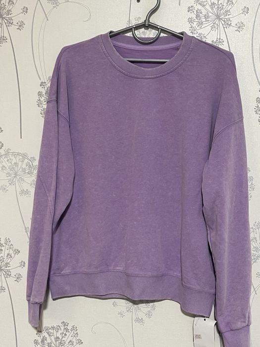 Жіночий світшот чорний і фіолетовий