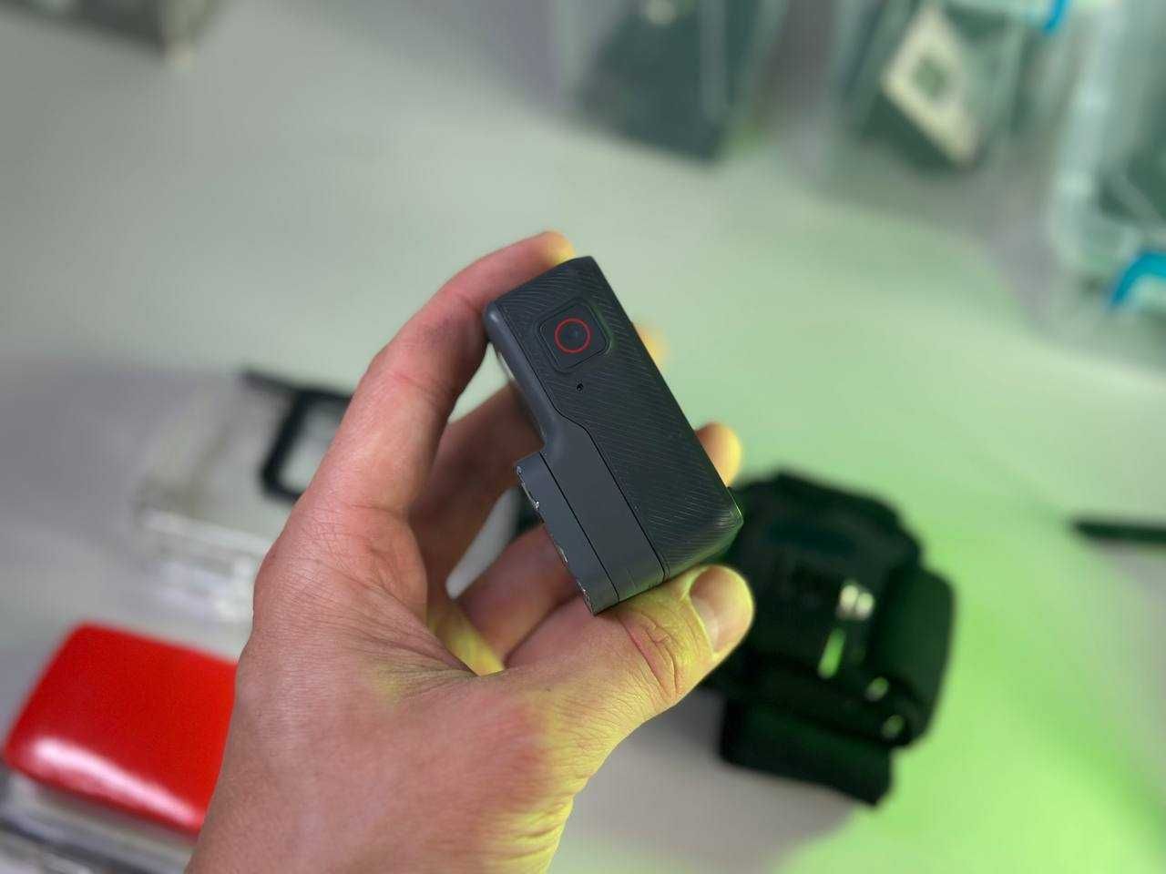 Екшн камера GoPro Hero 5 з аквабоксом та флешкою 64гб