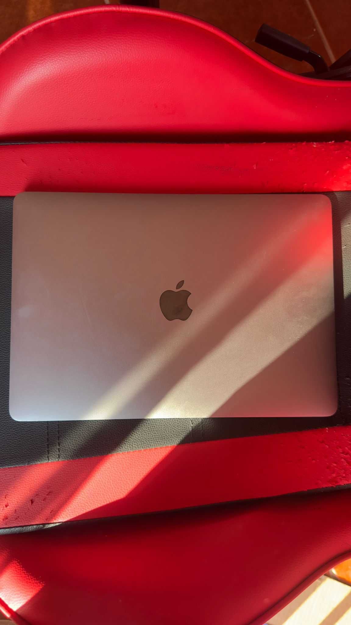 MacBook Pro 13” Touch Bar