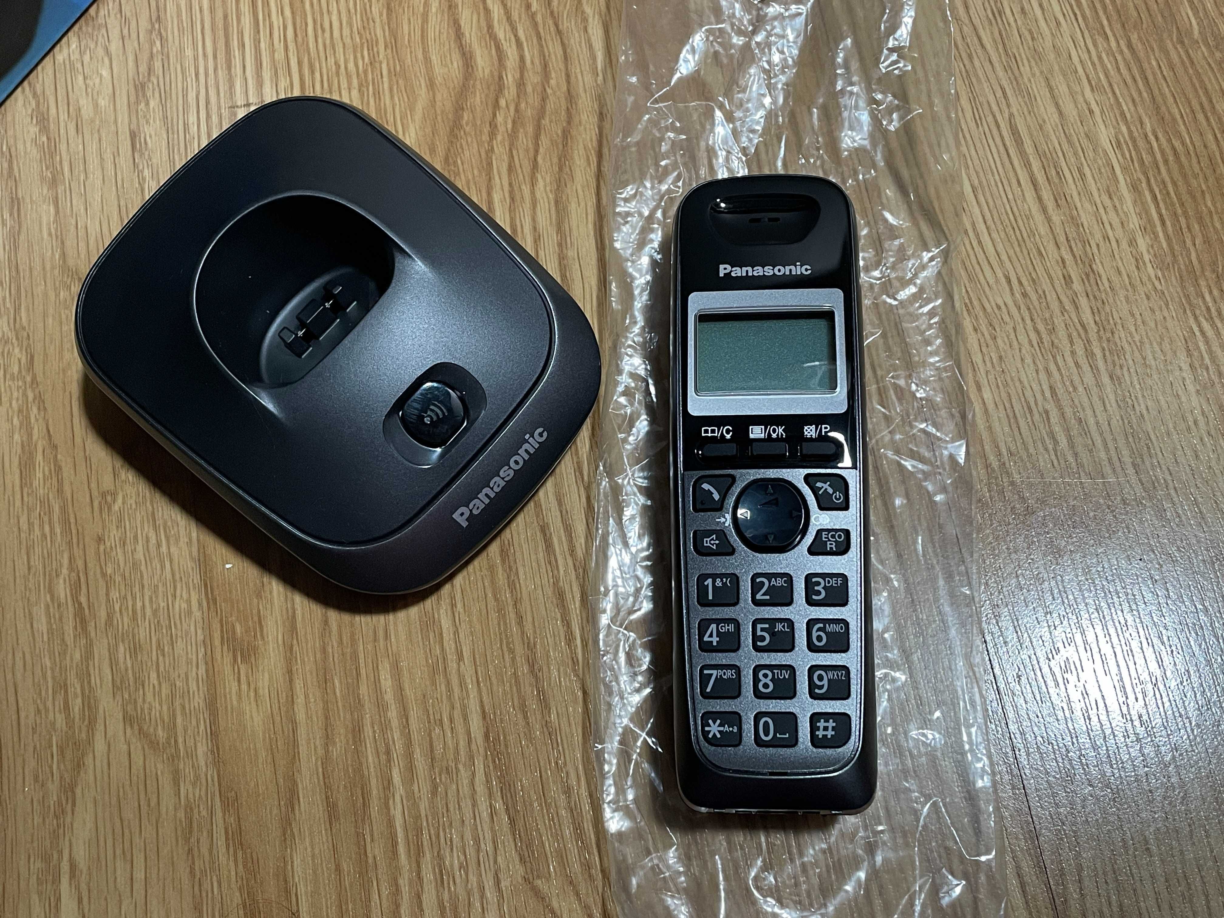 Telefon bezprzewodowy stacjonarny Panasonic KX-TG2511