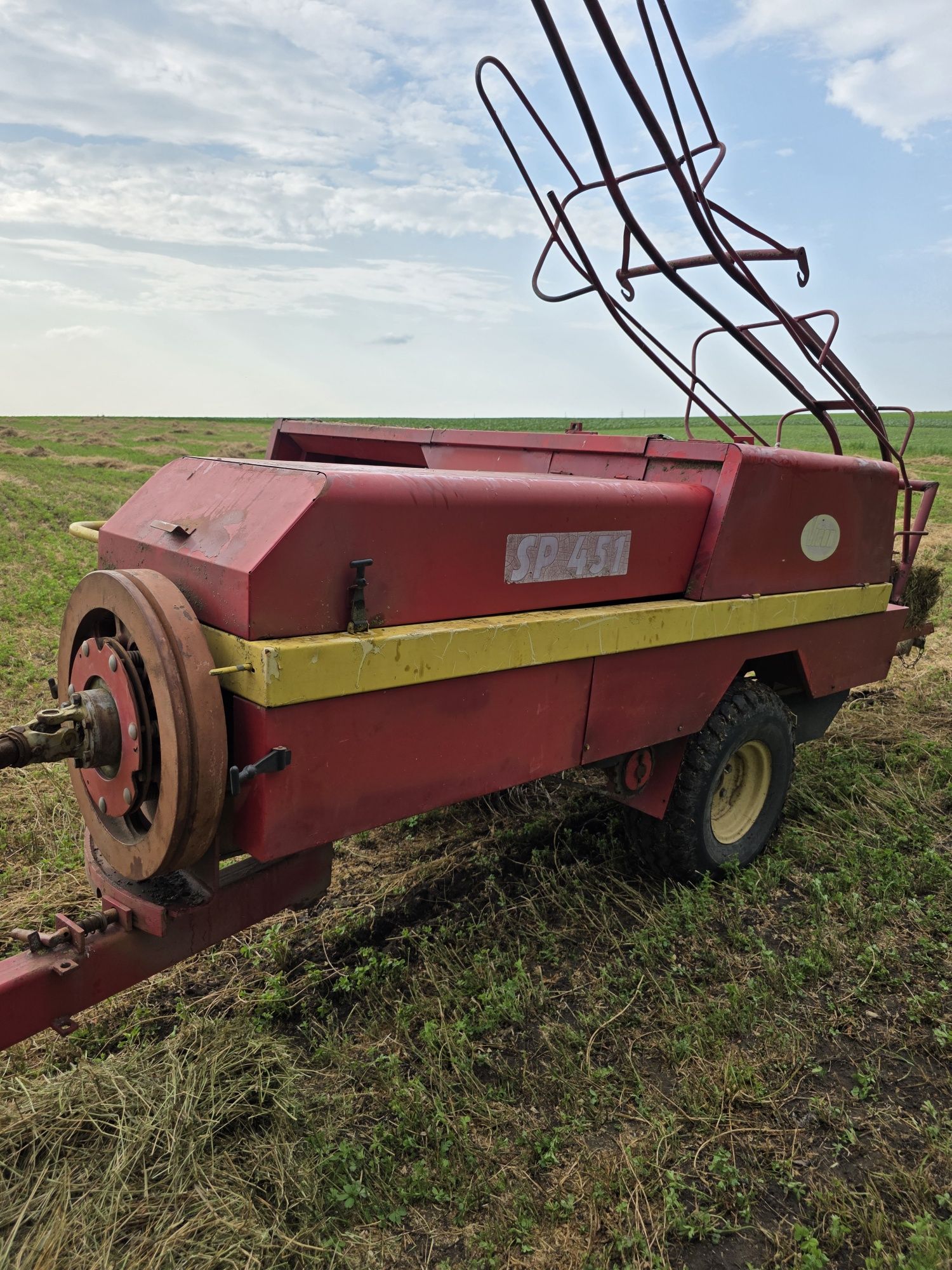 Прес підбирач, тюкопрес Vicon sp 451