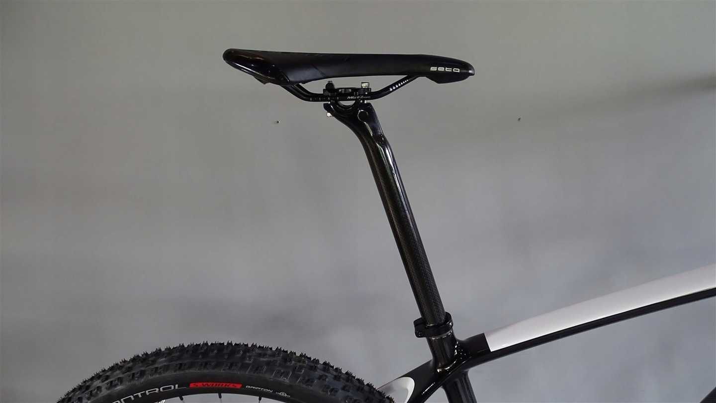 BXT Black White 29'' Carbon Shimano SLX 1x12 19''