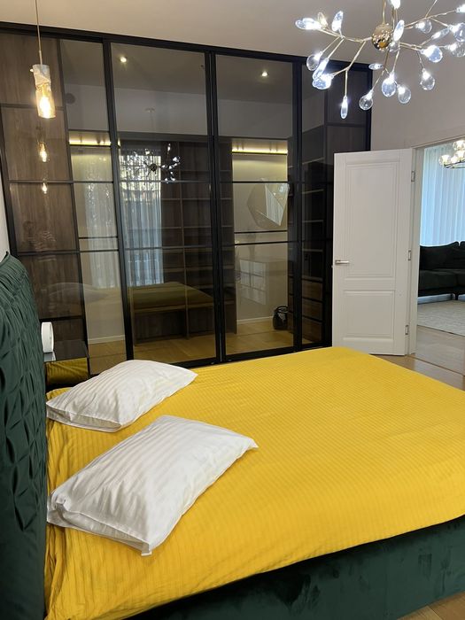 Оренда 2-кім. квартири 92 м.кв., в. Личаківська