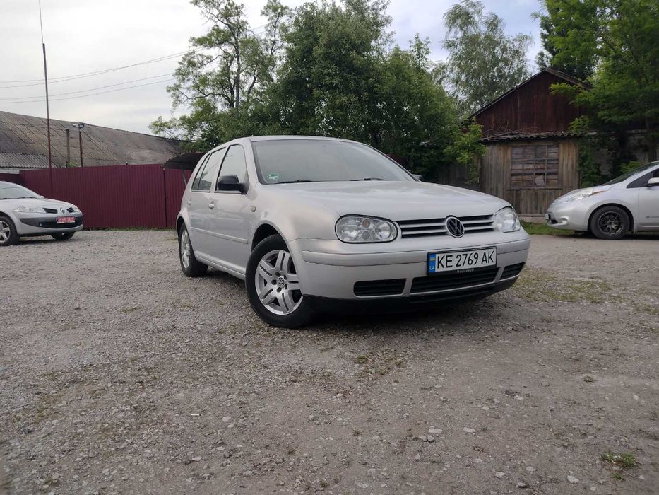 Фольцваген гольф 1.6 клімат автомат