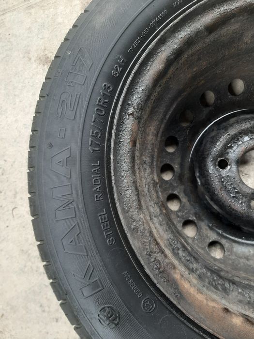 Срочно продам шини R13 175/70