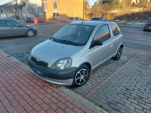Toyota Yaris 1.0 benzyna