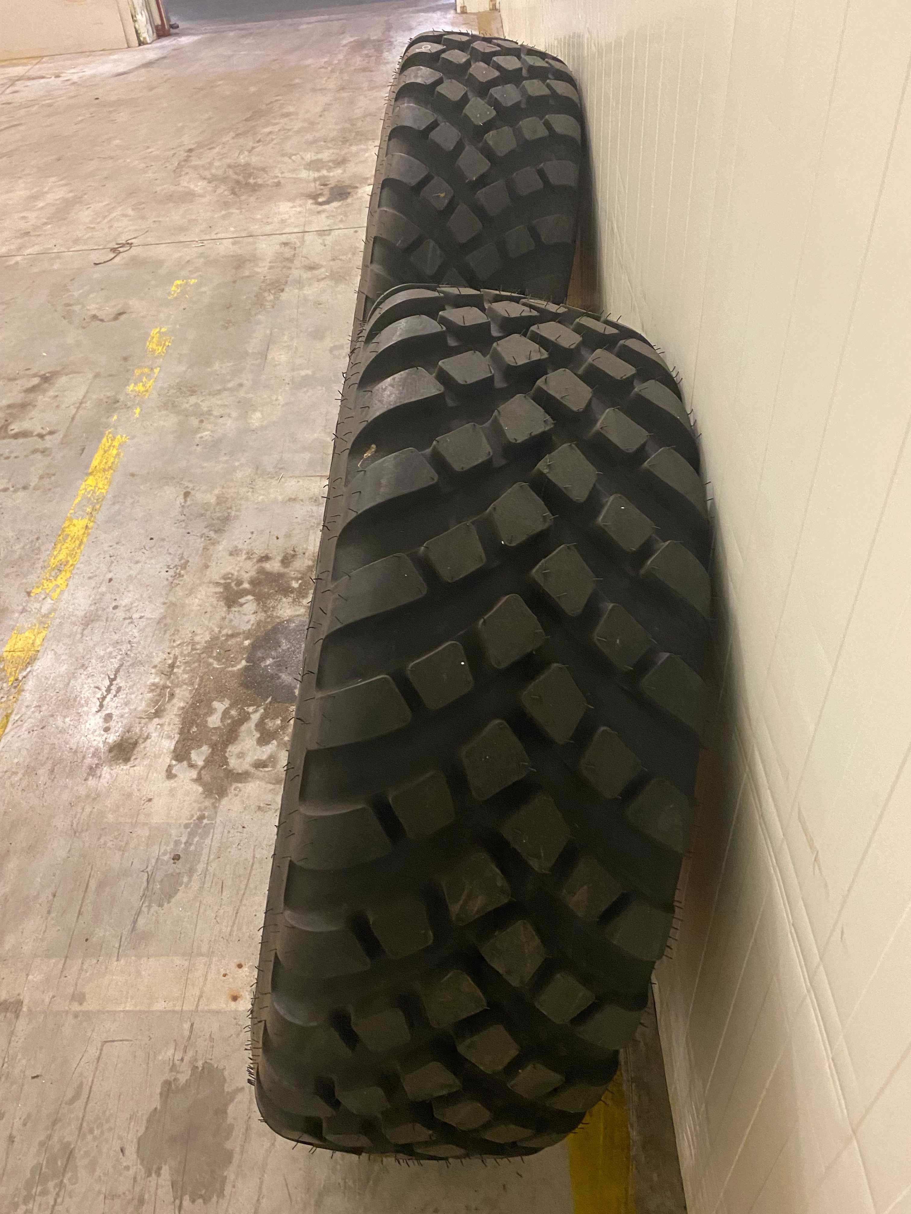 Felgi z oponami trawiastymi (G6) 2x380/70/24,2x260/70/16 Kioti Kubota