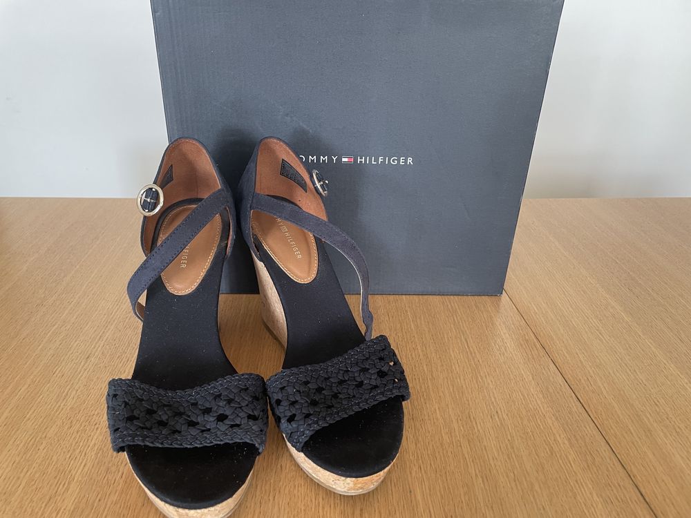 Koturny Tommy Hilfiger granatowe, kauczuk, 9.5 cm rozmiar 38