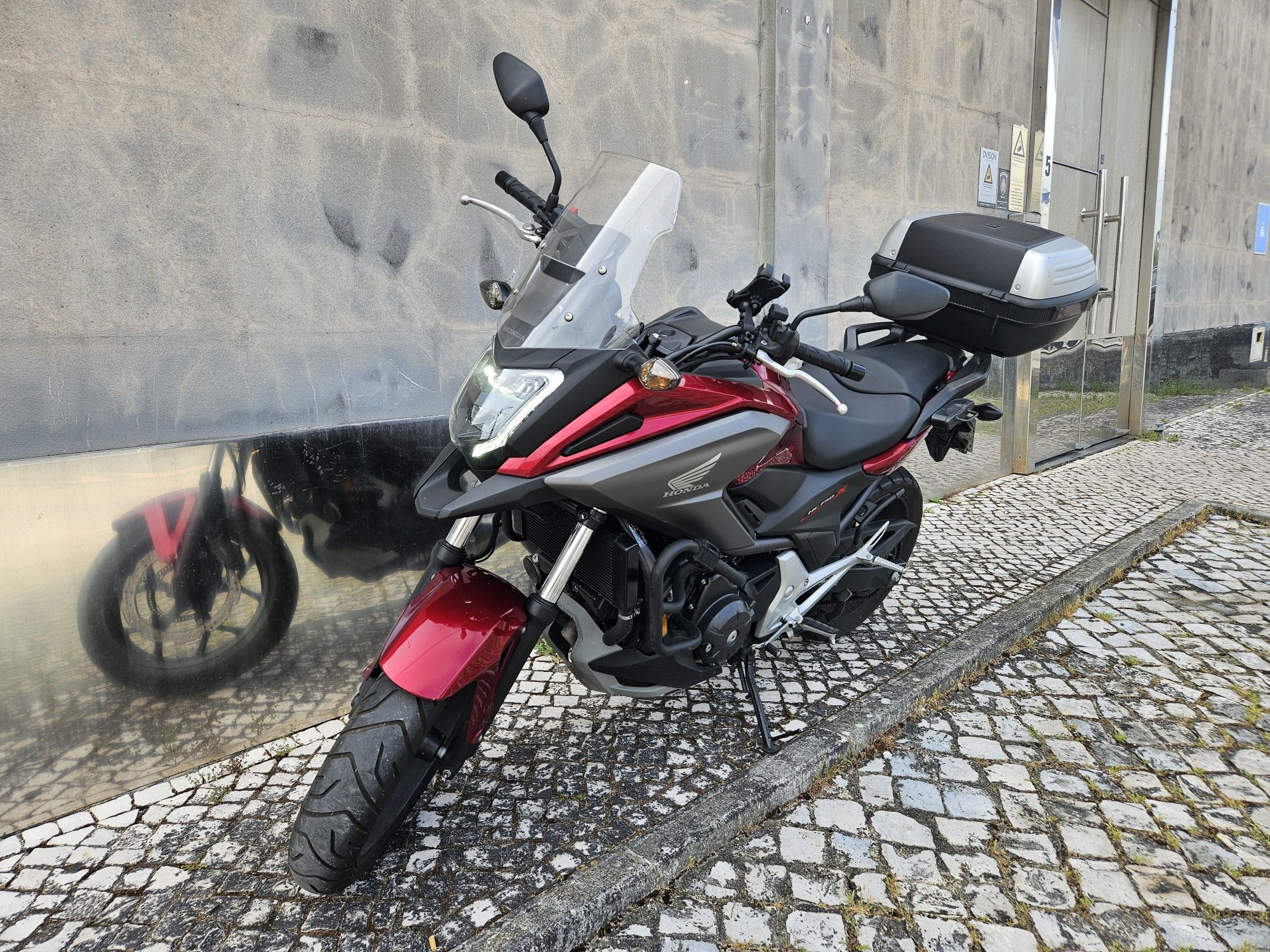 NC 750 X 2020 + descanso central + 3 malas + protetor de motor Givi
