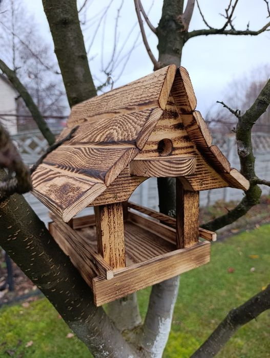 Karmnik dla ptaków góralski drewniany opalany wiszący