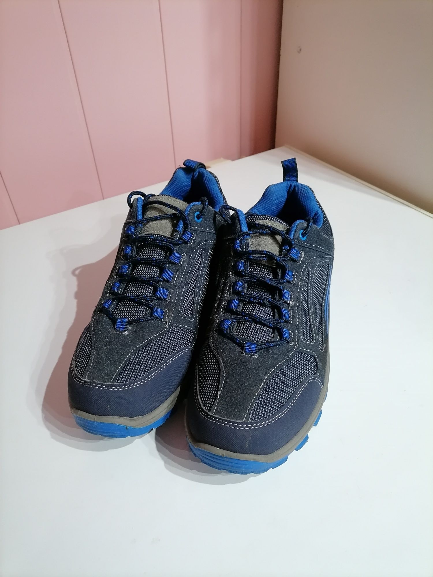 Кроссовки  Atlasformen