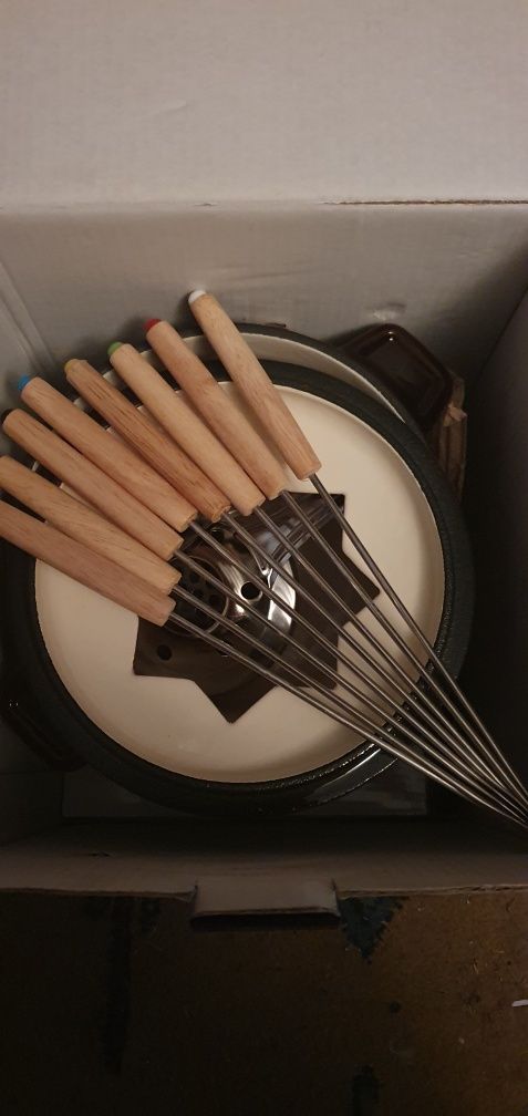 Fondue berghoff żeliwne naczynie 8 widelcow