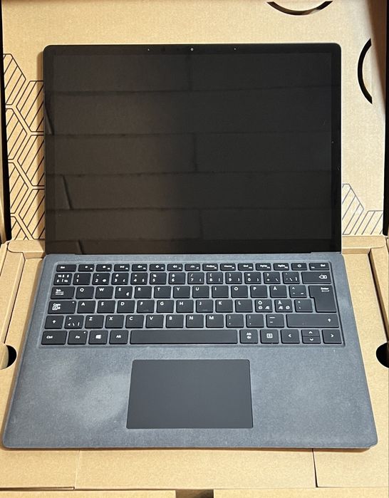 Продам ноутбук Microsoft Surface Laptop 2 модель 1769