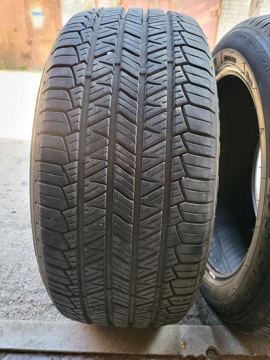 Продам 2  покрышки tigar 235/50 r18
