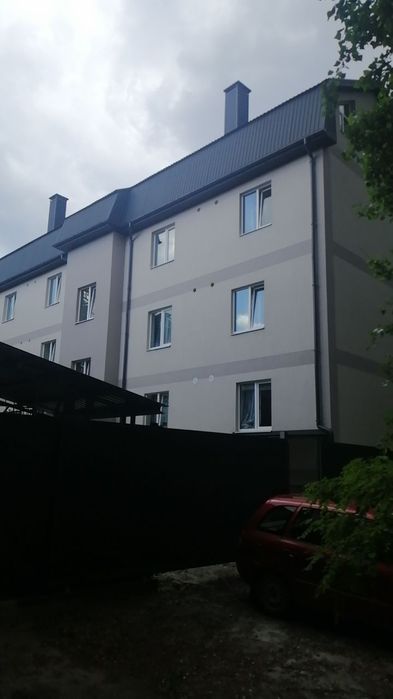 Нові кімнати з кухнею та санвузлом поруч вокзал, шпиталь. Від власника